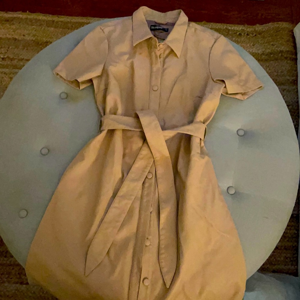 BLANK NYC SIZE M CAMEL-COLORED VEGAN LEATHER BUTTON DOWN SHIRT DRESS.